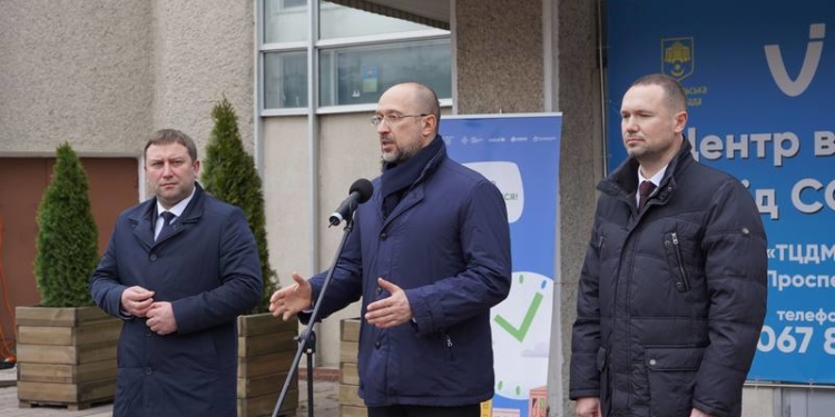 Денис Шмигаль у Тернополі: про опалювальний сезон, «Велике будівництво» та тисячу від президента