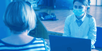 Чи можуть звільнити з роботи за відмову від вакцинації COVID-19