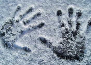 У Кременці двоє людей замерзли у власній будівлі