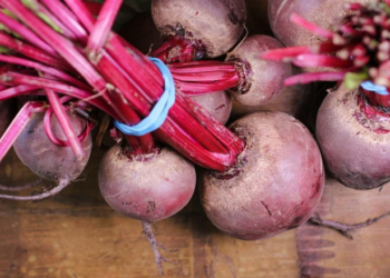 На Тернопільщині оштрафували вчительку за буряки з нітратами