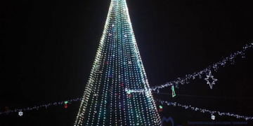 Засвітили вогні головної тернопільської ялинки