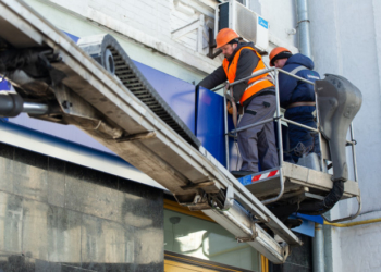 У Тернополі демонтують зовнішню рекламу