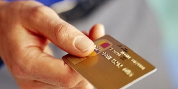 Тернополянка забула картку в банкоматі і втратила всі кошти