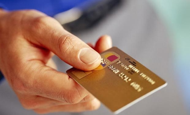 Тернополянка забула картку в банкоматі і втратила всі кошти