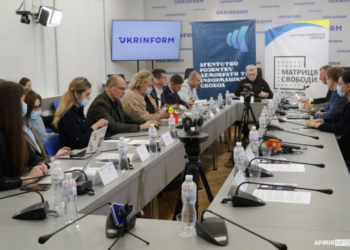 На боці ворога працює 5 тисяч професійних блогерів