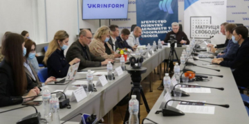 На боці ворога працює 5 тисяч професійних блогерів