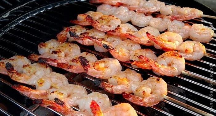 Як приготувати креветки на грилі в медово-лимонному маринаді (Рецепт)