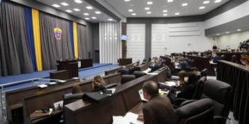 Апарат Тернопільської облради: на скільки збільшилася кількість чиновників