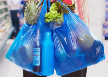 Безкоштовних більше не буде: скільки доведеться платити за одноразові пакети з 10 грудня