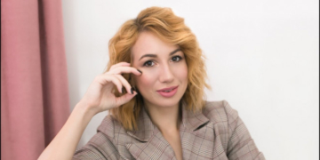 Скандальна блогерка з Тернополя назвала своїх підписників тваринами та заступилася за Заліско