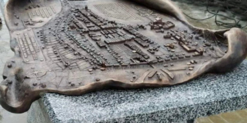 У Тернополі відкрили бронзовий макет історичної частини міста XVIII століття