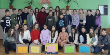 На Тернопільщині учні зібрали допомогу для українських бійців