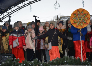 «Теребовлянська громада крокує в ногу з часом, але й демонструє любов та пошану до віковічних традицій», – Микола Люшняк на різдвяному фестивалі