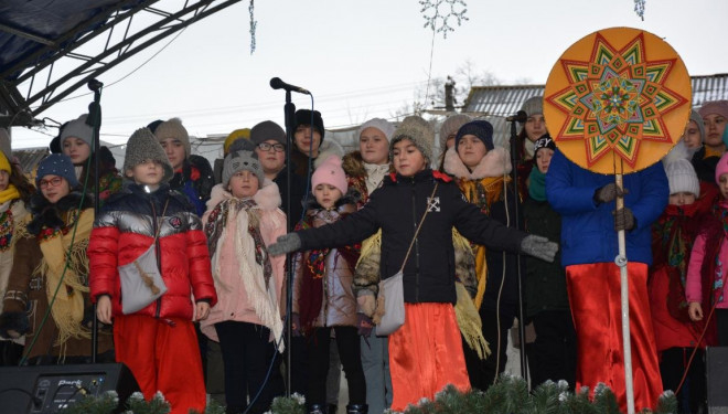 «Теребовлянська громада крокує в ногу з часом, але й демонструє любов та пошану до віковічних традицій», – Микола Люшняк на різдвяному фестивалі