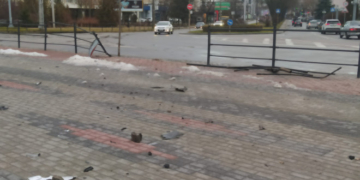 П’яний водій зніс огорожу біля пам’ятника Бандери у Тернополі