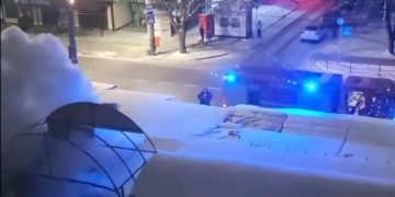 Вогонь охопив кілька кіосків: 40 хвилин гасили пожежу на Київській