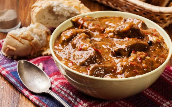 Гуляш зі свинини: простий і смачний рецепт