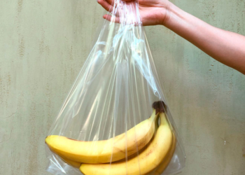 З 1 лютого ціни на пластикові пакети знову значно виростуть