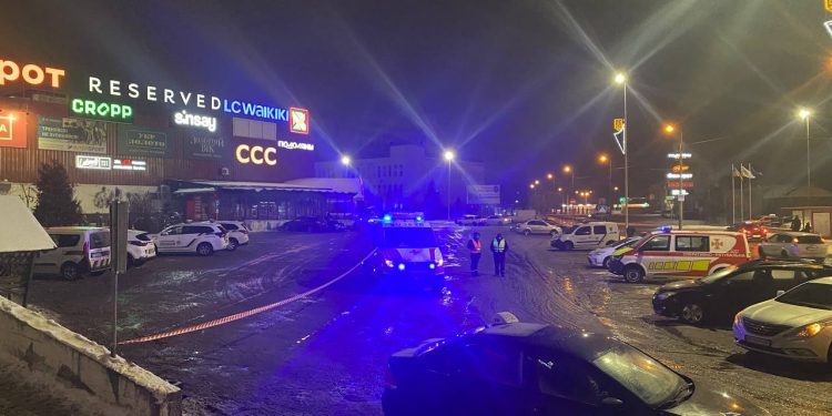 У Тернополі повідомили про замінування ТРЦ “Подоляни”