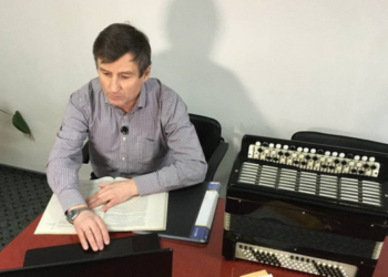 Вчителя з Тернопільщини, який не вакцинувався, поновили на роботі