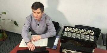 Вчителя з Тернопільщини, який не вакцинувався, поновили на роботі