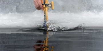 Мокрий сніг і до 9° морозу: синоптики дали прогноз на Водохреще