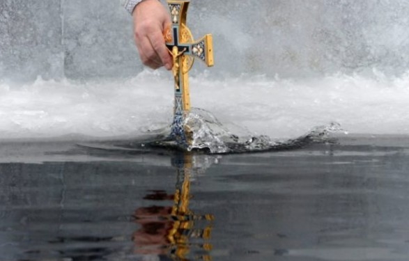 Мокрий сніг і до 9° морозу: синоптики дали прогноз на Водохреще