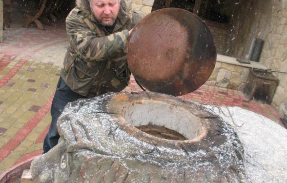 Підприємець з Бережан безкоштовно годує біженців (Відео)