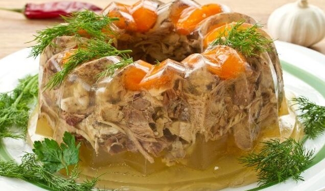 Смачний зимовий рецепт: Холодець з свинини