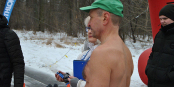 Житель Тернопільщини встановив рекорд України, пробігши 43 км з голим торсом