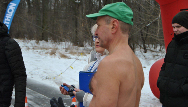 Житель Тернопільщини встановив рекорд України, пробігши 43 км з голим торсом