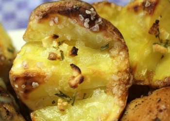 Картопля запечена з розмарином