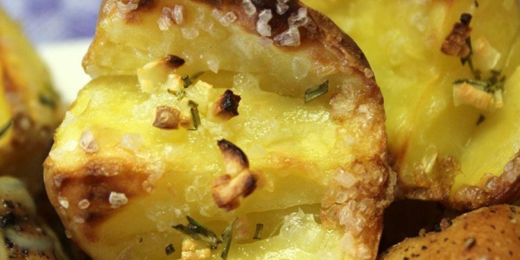 Картопля запечена з розмарином