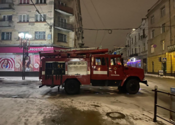 Уночі в Тернополі горів ЦУМ (Відео)