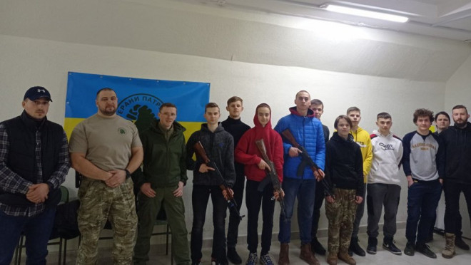 Молодь Тернополя взяла участь у військовому вишколі