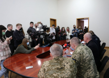 На засіданні РНБО було прийнято рішення про введення надзвичайного стану на всій території України