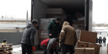 Вантаж, який може врятувати життя: у Тернополі щодня працює логістичний центр