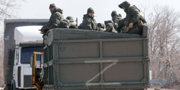 Щоб втримати свою армію, кремль придумує нові «обіцянки» (аудіо)