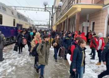 В Тернопіль приїхали сотні біженців із Харкова