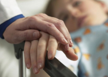 З розсіченою головою на Тернопільщині госпіталізували 5-річну дівчинку