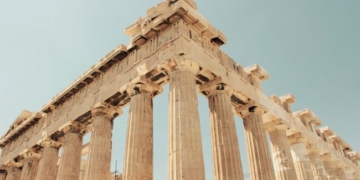 Вслід за Чехією. Греція також перестає видавати «золоті візи» росіянам