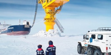 Три з чотирьох найбільших нафтосервісних компаній світу заявили про згортання роботи у Росії