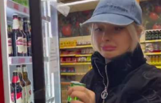 Скандальну київську блогерку затримали у Львові за крадіжку пива