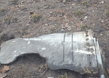 На подвір’я дачі Зеленського впав уламок ракети: президент прокоментував