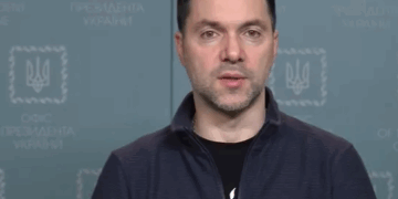 Російські війська ще не зрозуміли, що вже померли, – Арестович