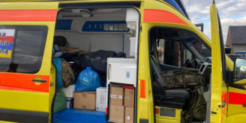 Кременцю подарували авто «швидкої», наповнене ліками