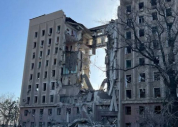 Російські окупанти завдали ракетного удару по будівлі ОДА в Миколаєві