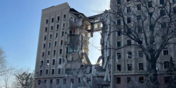 Російські окупанти завдали ракетного удару по будівлі ОДА в Миколаєві