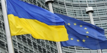 Європарламент рекомендував надати Україні статус кандидата на вступ до Євросоюзу