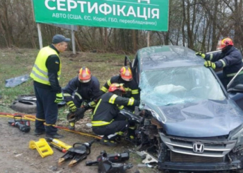 Жахлива ДТП під Тернополем: двоє людей загинули на місці